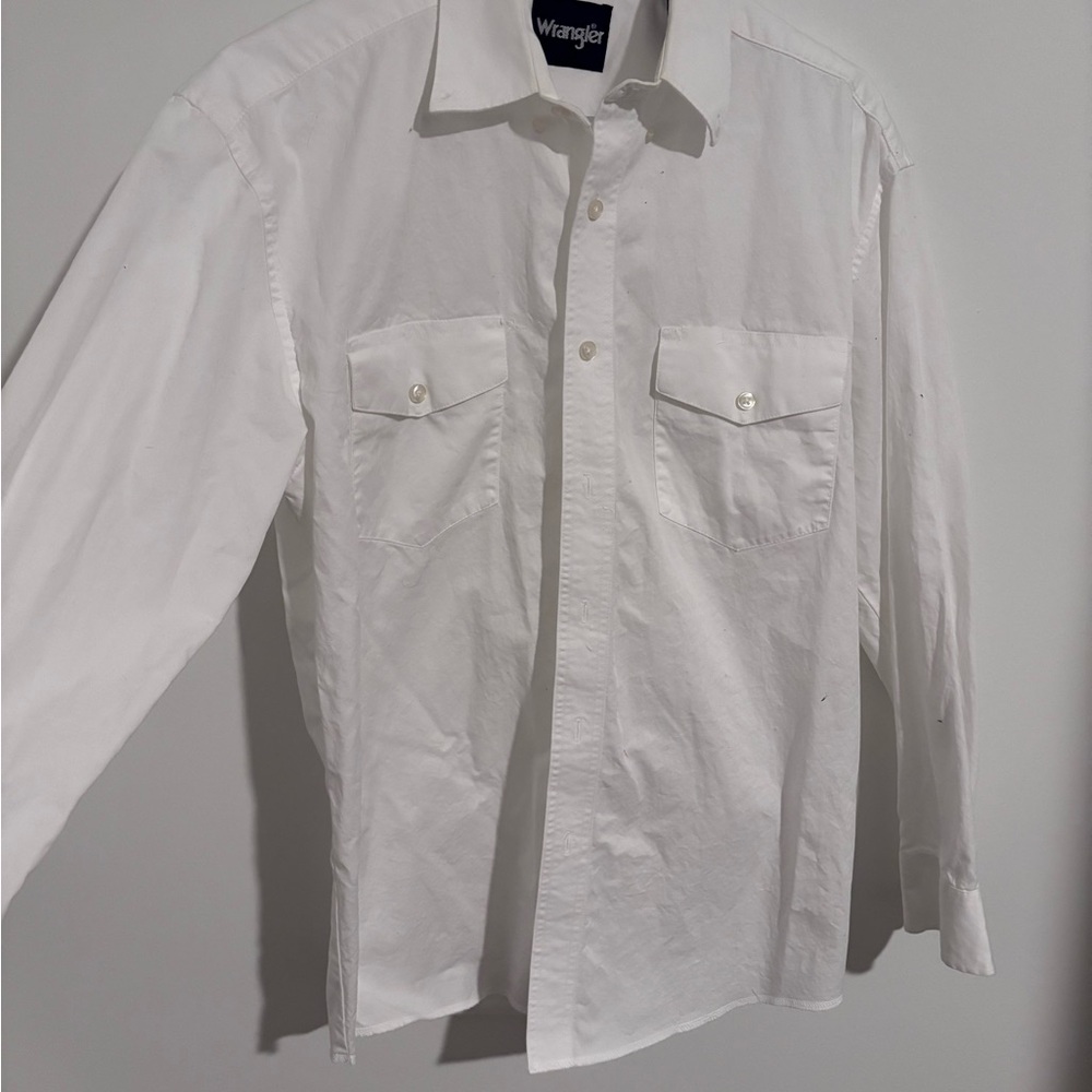 Wrangler Men's Classic 100% Cotton White Button-Down Shirt